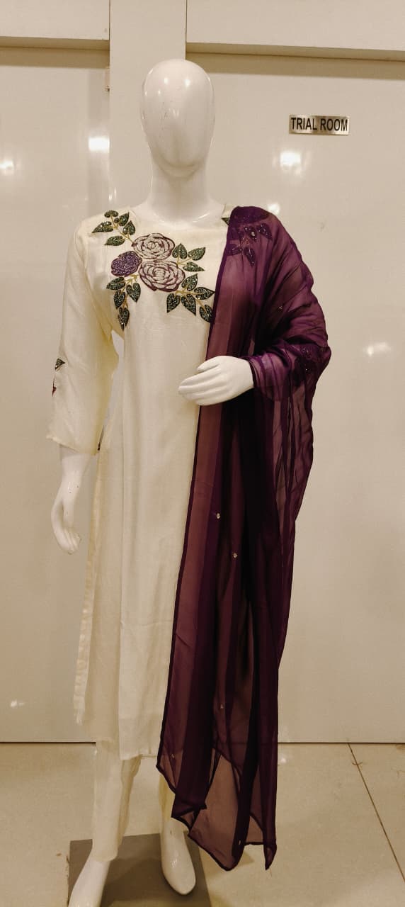 Kurthi  M